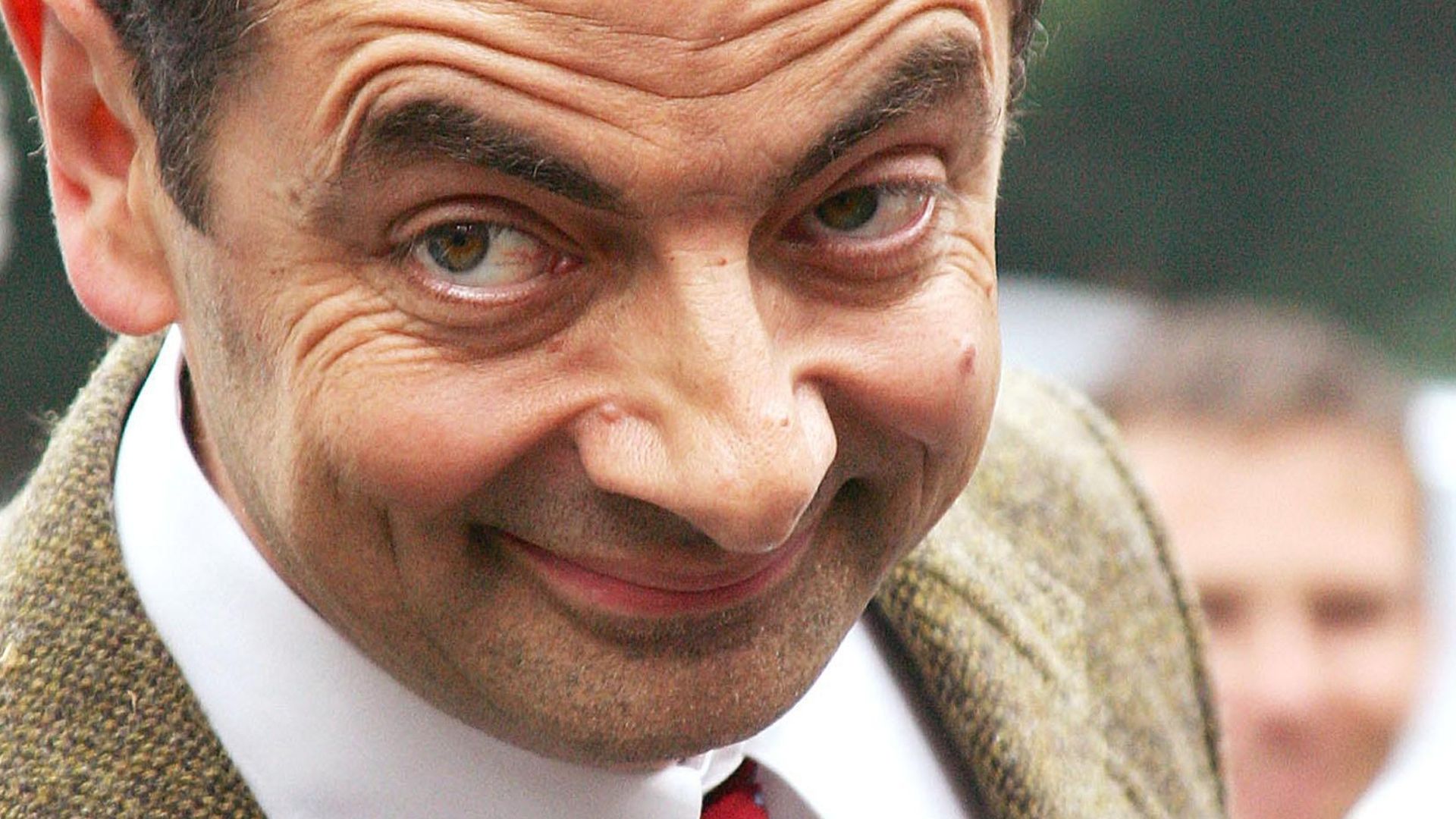rowan atkinson winkt